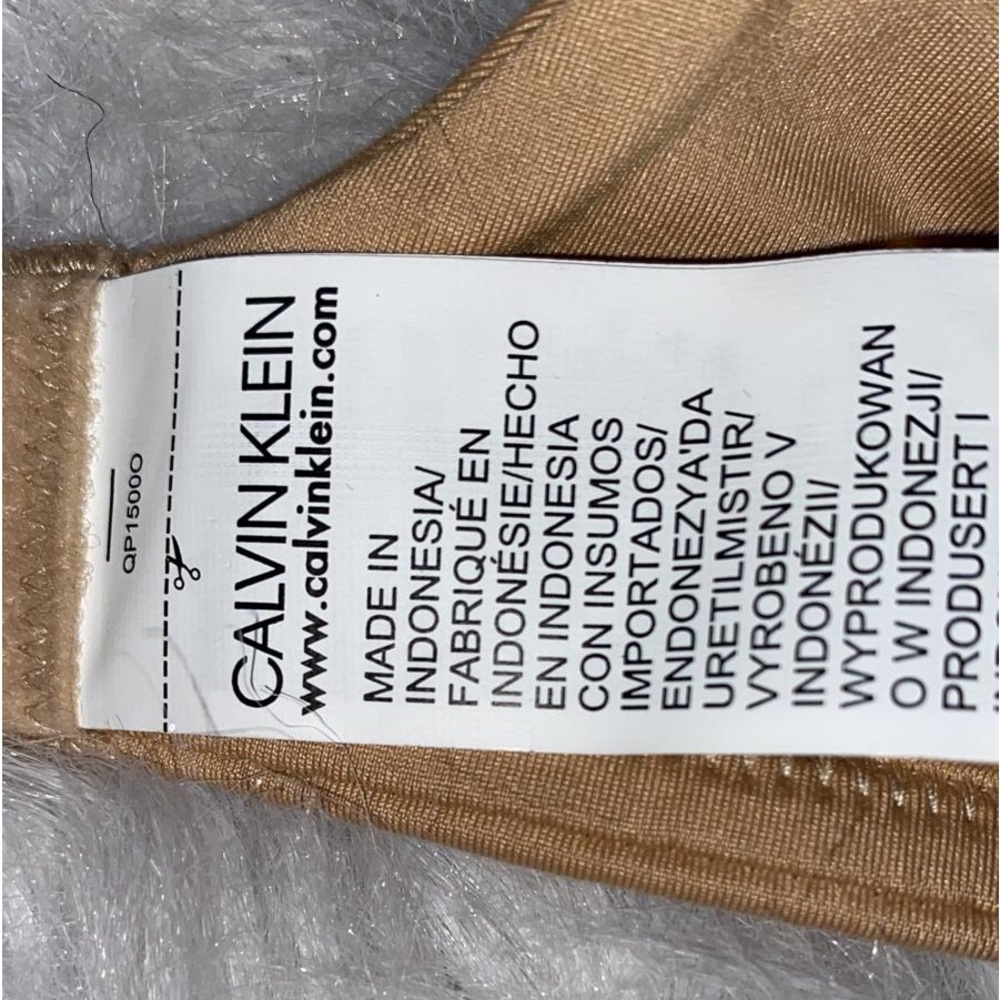 Convertible Strap Lightly Lined Demi Bra
CALVIN KLEIN - Picture 9 of 11